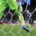 【サッカーＵ２１】担架で運ばれたはずが…ＤＦ小杉啓太が執念ＰＫ　延長に負傷→ＰＫ１０番手成功で勝利呼び込む「責任を全うできて良かった」…アジア大会