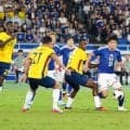 【日本代表】「何このクソみたいなピッチコンディション」「きたねぇな」「だいぶ荒れてる」