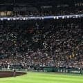 【阪神】終電間に合うか…試合開始から４時間50分…オーロラビジョンに阪神甲子園駅の最終電車案内