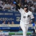 豪快弾の直後…ロッテ25歳が「生首を受け取り掲げる」　引退試合で騒然「そっちに目が」