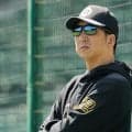 【阪神】連覇は自力で！藤川監督、巨人の結果は「全く考えていません」締まった表情で広島入り