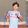 【日本代表】久保建英、左手薬指に指輪つけて登場　福原遥との結婚発表後初の練習