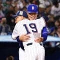 「泣いた」ヤクルト・池山監督が退任の中日・井上監督を抱き締める　リスペクトの思い伝える　「プロ野球の監督は大変だ」