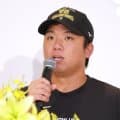 阪神が連覇のビールかけ　選手会長の村上が音頭「ひとつだけ言いたいことがある」と笑い誘う　藤川監督には球児コール