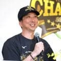 阪神・藤川監督「史上初の連覇の監督にさせていただきました、ありがとう！」ビールかけ挨拶で球児コール