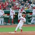 広島・中村奨成が先制＆Ｖ打！末包が同点３ラン　マツダスタジアム有終星で最後の意地！虎の目の前での胴上げを阻止