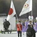 【閉会式】１７歳・大橋信が日本国旗を掲げて入場、国歌独唱は歌手の新妻聖子…アジア大会
