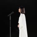 「超ビックリしたぁ」アジア大会閉会式、国歌独唱で登場の４５歳美人女優に騒然「歌声素晴らしい」「見たことあると思ったら」