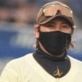 えっまさかの変顔！？「顔が笑」「そんな事するんですね」日本ハム・新庄監督が紅白戦開催予告→紅白戦先発２投手が胸ぐらつかみ合う姿に反響「面白い」
