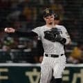 【阪神】40発狙う佐藤輝明、エラーも大台　痛恨の20失策　余裕持って捕球も一塁へ悪送球