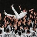 阪神・藤川監督が7度甲子園の空に舞う
