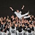 連覇の阪神　甲子園で藤川監督が胴上げ　村上、佐藤輝が次々と宙に舞う　阪神ファン沸く　Ｖ決定から３日後に本拠地初ゲームで