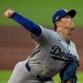 大谷翔平が初の5番起用、先制機で三振　先発は山本、地区S第3戦