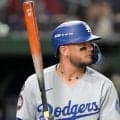 ドジャースに暗雲　ロハスがアクシデントで緊急交代　スイング時に痛めたか　今季限りで引退の精神的支柱