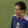「まるでクリロナだ」上田綺世の“超人ジャンプ”に海外ファンも騒然！規格外の身体能力に「とんでもない跳躍」「信じられない」【日本代表】