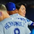 ロバーツ監督「素晴らしいパフォーマンス」山本由伸を称賛　７回１失点10奪三振で突破王手