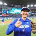 元日本ハム加藤豪将氏、第１子誕生　妻と愛娘の初スリーショット公開