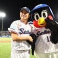 「素敵な写真！」ヤクルト・石川が引退祝いにびっくり！中村、山田ら大集結　「サプライズで引退記念時計を頂きました」