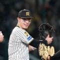 阪神・佐藤輝明が史上９人目の三冠王！球団ではバース以来４０年ぶりの快挙　森下は最高出塁率で初タイトル