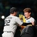 「さすがにジーンときた」阪神・西勇輝の引退試合に集まったオリックス勢の集合写真　移籍組も大集結「豪華メンバー」と反響
