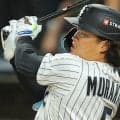 村上宗隆が「４番DH」で出場　第１打席は空振り三振「うまく高低を使われた」岩村明憲氏