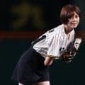“ショーパン美女”に甲子園どよめき　再登板→快速球で叶えた夢、阪神捕手から「お褒めの言葉」