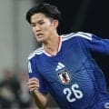 ｢赤髪だと!?｣日本代表帰り21歳FWがド派手ヘアで合流！｢フサフサなリュングベリ｣｢光の加減じゃないよね｣赤髪のケイスケがブンデス初ゴールへ