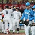 「凄く良いやつだと思いました」サヨナラ被弾を許した左腕にすぐさま寄り添った日本ハム26歳内野手の“行動”に他球団ファンも注目「水野、素晴らしいね」