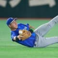 「まじで芸術」「昔の小坂みたい」DeNAドラ5ショートの勝利引き寄せる“スーパープレー”にファン歓喜　あまりの美技に「ルーキーとは思えない」の声