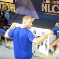 ドジャース　マンシーが大谷翔平を気遣ったワンシーン　不振の大スターに向けられたカメラを無言で徹底ガード　タオルまで持ち出す