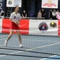 勝利めざし白熱のラリー　人気のピックルボールの大会が有明で開幕