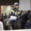 【東京１１Ｒ・オクトーバーＳ】アスクセクシーモアがイン突きで１番人気に応える　岩田康誠騎手「いつでもさばける脚がある」