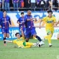 昇格組同士の激戦！ 開始早々に安井拓也が先制弾で歓喜＆保田堅心が土壇場の得点でゴールパフォーマンス！ GK後藤雅明が神セーブ連発で貢献！
