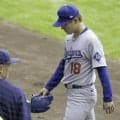 山本由伸まさか三回途中ＫＯ　今季＆ＰＳ最短降板　１２球粘られて四球を与える→直後に逆転２点適時打浴びて呆然　ベンチで大谷から声をかけられる