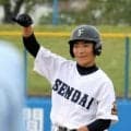 仙台一が一時勝ち越し　菊地広憲選手が初球をとらえて内野安打