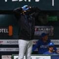 日本ハム痛恨逆転負けで初戦落とす　１２球団最多失策の弱点露呈・・・悪夢の四回、守乱で５失点　一塁・柴田悪送球、左翼・郡司が痛恨落球　日本Ｓ進出へあと５勝変わらず