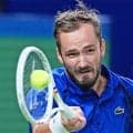  メド、チチパス下し史上6人目の記録 