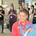 アジア大会「金」、サーフィン池田選手「次は五輪」　地元市役所訪問