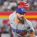 妊娠中のスコット夫人がヘソ出し姿でリーグ優勝決定シリーズ観戦　ドジャース夫人会も引用