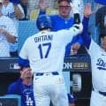  勢いあまってコーチをドンっ…大谷弾で大はしゃぎしたロバーツ監督　2時間後に待っていた現実
