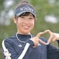 【女子ゴルフ】“アイドルゴルファー”菅沼菜々が１打差３位浮上、吉田鈴も８位↗３位  首位交代、通算１３アンダーで鈴木愛＆イ・ミニョン …富士通レディース第３日