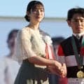 「ベリーベリーかわゆす」競馬場に現れた人気女優に注がれた“視線”…「笑顔が素敵」「かわいすぎるな」