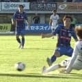 開始10分でまさかの退場！「しっかり踏んでる」「これは厳しい」後から脛を踏みつける危険プレーが一発レッド　難しい判定に戸田和幸氏「意図があるなしではない」