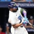 レイズの主砲カミネロがリード広げる左翼ポール直撃の２ラン　PO初本塁打に雄叫びあげて喜ぶ