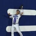 DeNA・度会が落球 無死三塁の危機