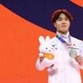 【体操】岡慎之助が鉄棒で世界選手権初の個人メダルとなる銀メダルをゲット　今後に向けて「教科書に載るくらいのレベルに」　世界選手権種目別決勝