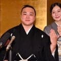 炎鵬、幸せ全開の結婚会見「自分は陰キャ。奥さんは明るい方で、陽。正反対な感じ」／一問一答