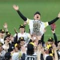 ソフトバンク・小久保監督　かすれた声でＶインタビュー「古巣相手に敬遠されて打つ。大したもんですね」栗原敬遠直後に同点打の山本祐を称賛