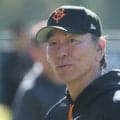 「なあ、西舘」松井監督の“愛あるイジリ”　ニヤニヤ止まらぬ巨人右腕…早くも誕生の名物絡み
