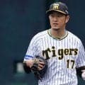 引退会見から1か月…“激変”した阪神左腕「消えた!?」　ファン釘付け「よく見たら」